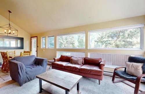 Vail Apartment | Pitkin Creek Park 3