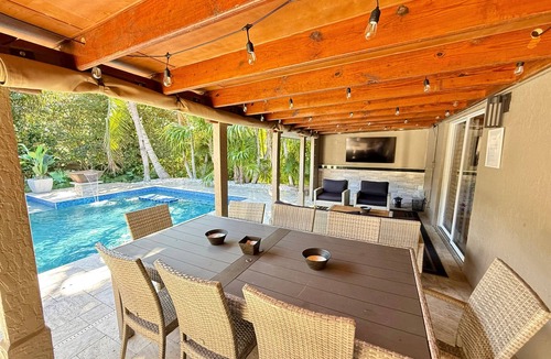 Sunrise House | Plantation Resort Retreat Pool, Hot Tub Near Sawgrass Mills