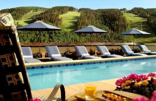 Vail Apartment | Platinum 3 Bedroom Vacation Rental In The Heart Of Vail That Includes Ski Valet, Ski Deck, Rooftop Pool, Panoramic Views