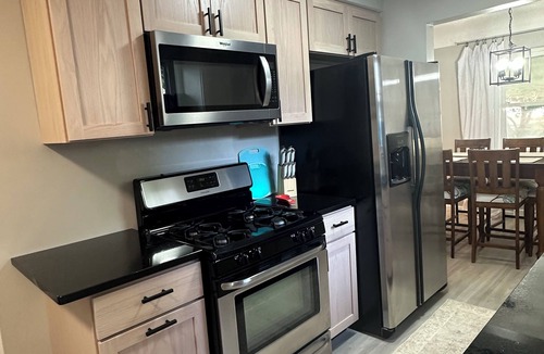 Mentor Headlands House | Pleasant 3-bedroom house with AC in friendly neighborhood close to Lake Erie