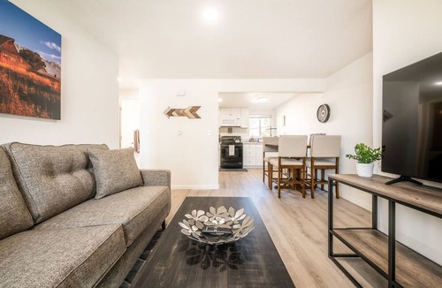 Cimarron Hills Condo | ❤Pleasant Retreat! 2bd Apt near Peterson AFB ❤