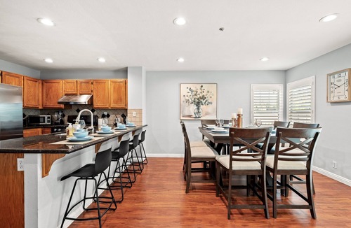 Los Serranos House | Pomona College/3BD/2.5BA/6Beds