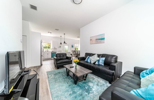 Hallandale Beach Villa | Pool Boutique 2 Villa by the Beach