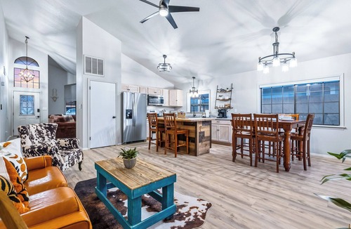 Bullhead City House | Pool House Near Rotary Park-Private Marina Access!