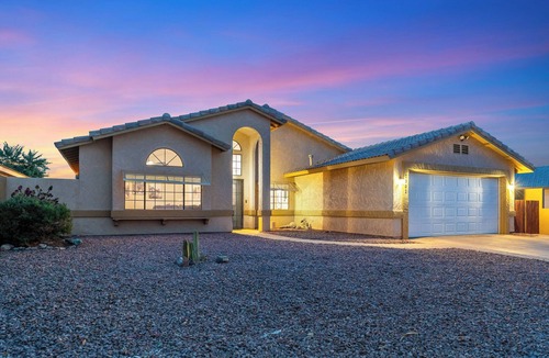 Bullhead City House | Pool House Near Rotary Park-Private Marina Access!