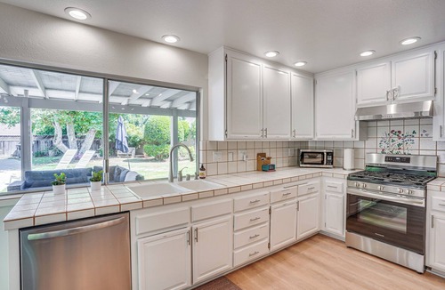 Mission Viejo House | Pool & Jacuzzi: Spacious Home Near Laguna Beach!