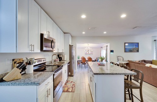 Central Fort Lauderdale House | Pool & Patio! Gem 4 Mi to Fort Lauderdale Beach