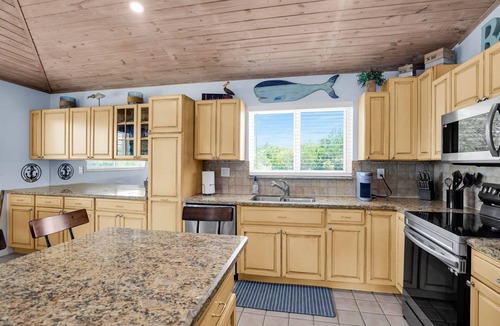 Marathon House | Pool! Quick Access via Vaca Cut! Dockage, Outdoor Space, Tons of Parking!
