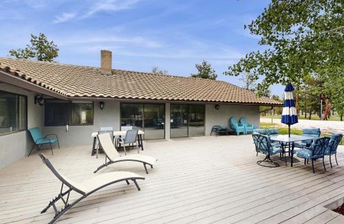 Colorado Springs House | Poolhouse in the Pines