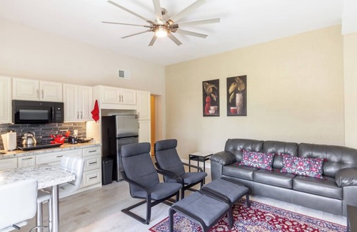 Imperial Point House | Poolside Boutique Guest House | Fort Lauderdale