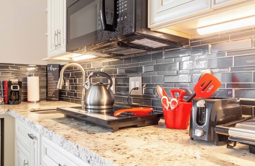 Imperial Point House | Poolside Boutique Guest House | Fort Lauderdale