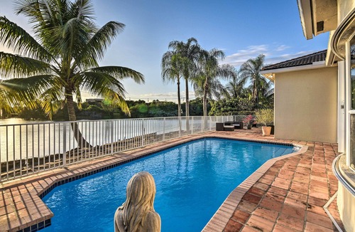 Miramar Villa | Poolside Paradise w/Lake Views in Miramar!