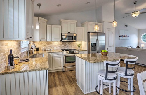 Port Clinton Cottage | Port Clinton Home With Lake Views!