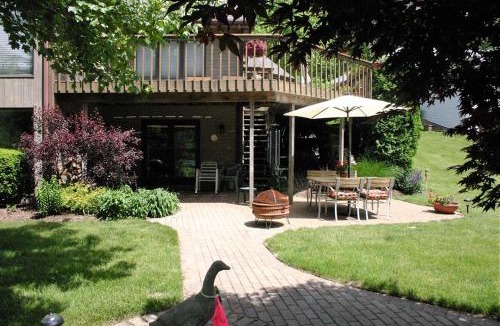 New Franklin Apartment | Portage Lakes Serenity