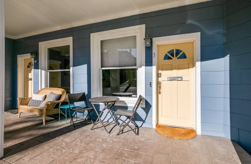 Newlands Apartment | Portland Place 1- 5min walk→PearlSt | 1000mbps | 55"TV | King | W/D
