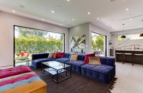 Encino Villa | Posh Luxury Modern Home with Pool Spa and Rooftop Deck
