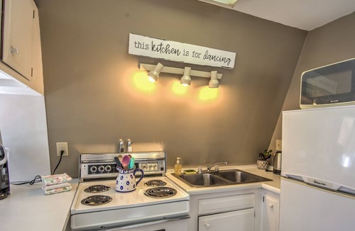 Old North End Apartment | Postcard perfect downtown Victorian Apt, 1BD 1BATH