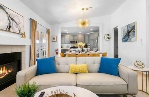North Las Vegas House | Postmodern 4BR Vegas Retreat w/Pool and BBQ Grill