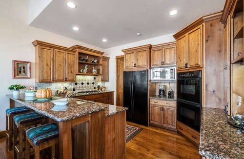 Highland Meadows House | Premier 5-Bedroom Mountain Retreat in the Heart of Vail