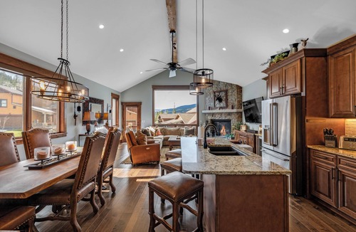 Keystone House | Premium Townhome - Walking Distance to Mountain Access