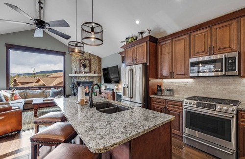 Keystone House | Premium Townhome - Walking Distance to Mountain Access