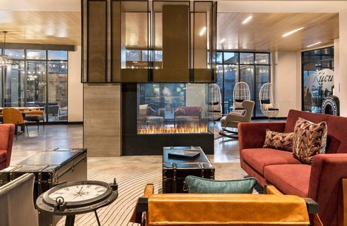 Silverthorne House | Presidential Suite in Downtown Silverthorne, stunning views, walk to Bluebird