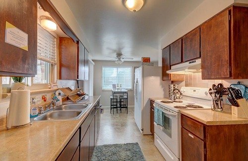 Eiber House | Prime Location - 10Mins to Redrocks - 8 Minutes to Downtown - Fenced yard