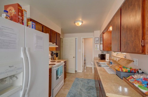 Eiber House | Prime Location - 10Mins to Redrocks - 8 Minutes to Downtown - Fenced yard