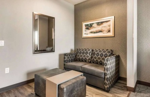 Milpitas Hotel | Prime Milpitas Location | Pool, Fitness & Dining
