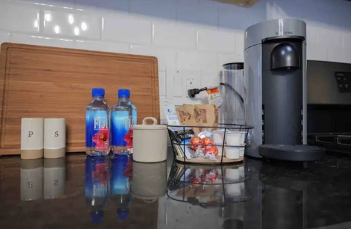 Tremont Apartment | Private 2 Level Apartment with Hot Tub in Tremont