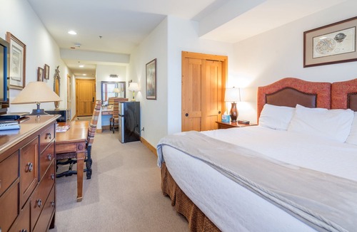 Mountain Village Hotel | Private and Clean Lock-Off King Room With Lovely Sunset Views