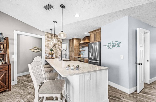 Apollo Beach House | Private Beachfront Fun, Kayaks, Dolphins & Sunsets Await - Fins & Grins - Roelens