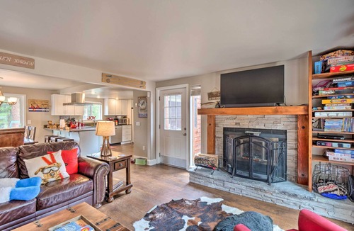 Breckenridge Cabin | Private Deck & Hot Tub! Breckenridge Family Haven
