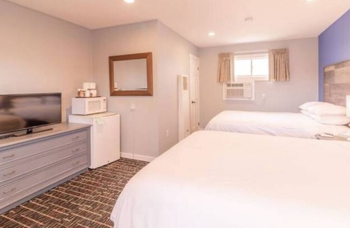 Estes Park Apartment | Private Double Queen Suite With Spacious Balcony