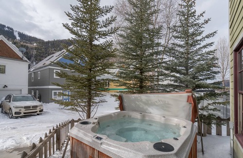 Telluride House | Private Four-Bedroom Retreat With Hot Tub in Telluride