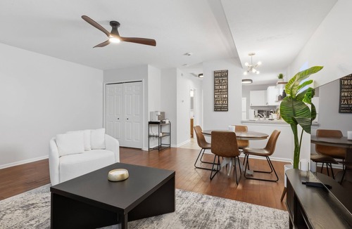 Tremont Apartment | Private guest suite in the heart of Tremont