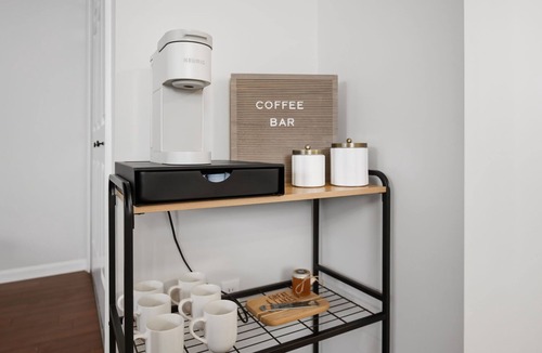 Tremont Apartment | Private guest suite in the heart of Tremont