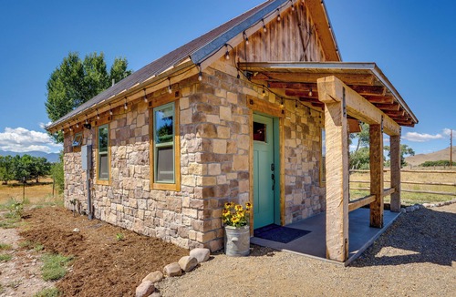 Del Norte Apartment | Private Home w/Hot Tub & Rio Grande River Access!