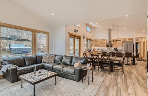 Silverthorne House | Private Hot Tub + Firepit | Pet-Friendly | Custom Mountain Home