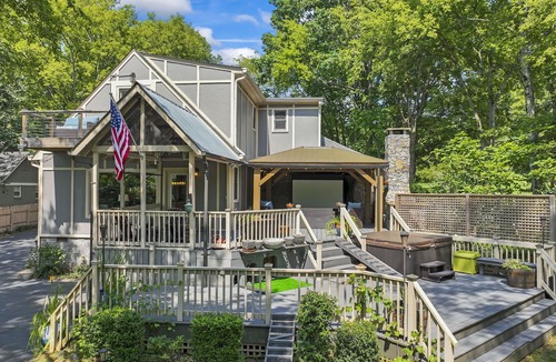 Green Hills House | Private Hot Tub ~ Fire Pit ~ 5 Miles to Downtown