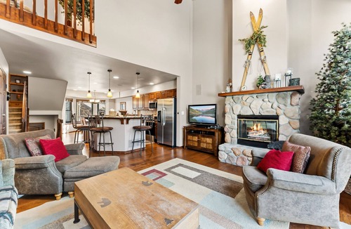 Warrior's Mark Ski Chalet | Private Hot Tub | Main St/Bike Trails