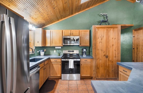 South Fork House | Private Hot Tub | Mountain Retreat | ATV's | Close to Wolf Creek Ski Area