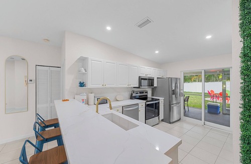 Jupiter House | Private Jupiter 4BR - Minutes to Beach & Golf