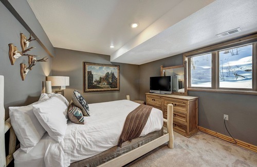 Blue River Cabin | Private log cabin in the woods with everything you come to Colorado for