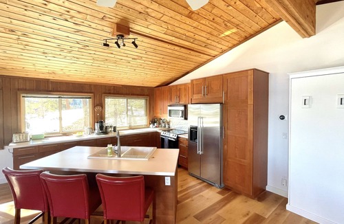 Kings Valley House | Private Mountain Getaway with Majestic Views