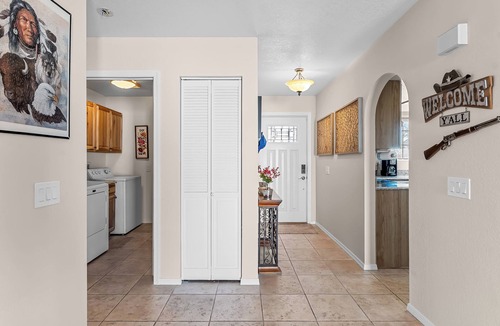 Sunridge Estates House | Private Pool, Home Away From Home!
