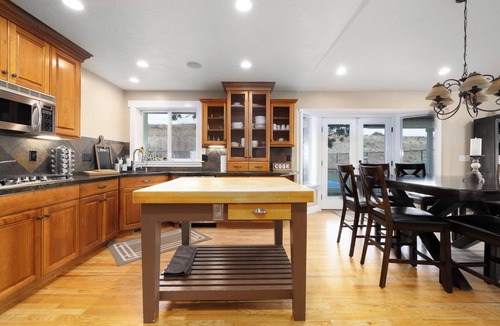 Eagle Mountain House | Private Ranch Retreat- Double Pickleball, Spa, Theater, Equestrian, VIEWS!