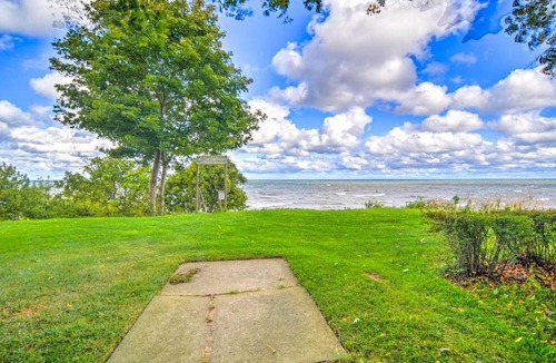 Ashtabula House | Private Waterfront Lake Erie Home w/BBQ Patio