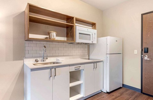 Pueblo Hotel | Pueblo Double Queen Studio + Free Breakfast & Gym