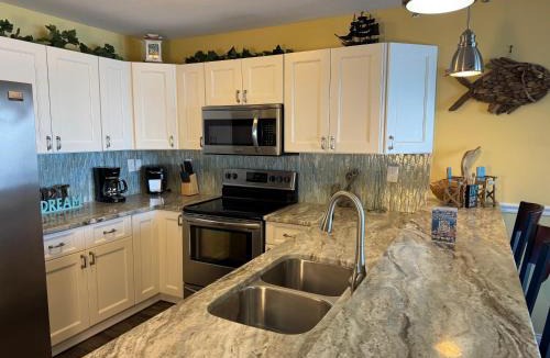 Put-in-Bay House | Put-in-Bay Waterfront Condo #209